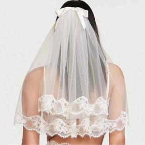 NWT Victoria’s Secret Ivory Tulle and Lace Veil